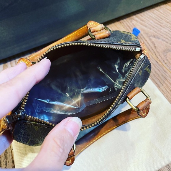 SOLD Authentic vintage LV Mini Speedy - Picture 4 of 9